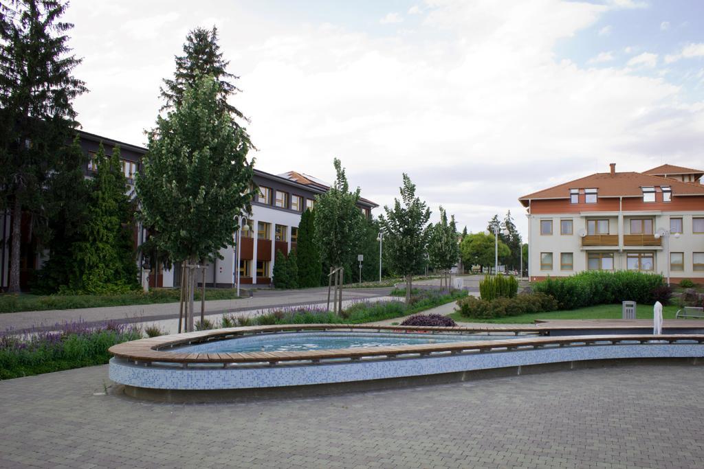 Marina-Buek Apartmanhaz ภายนอก รูปภาพ