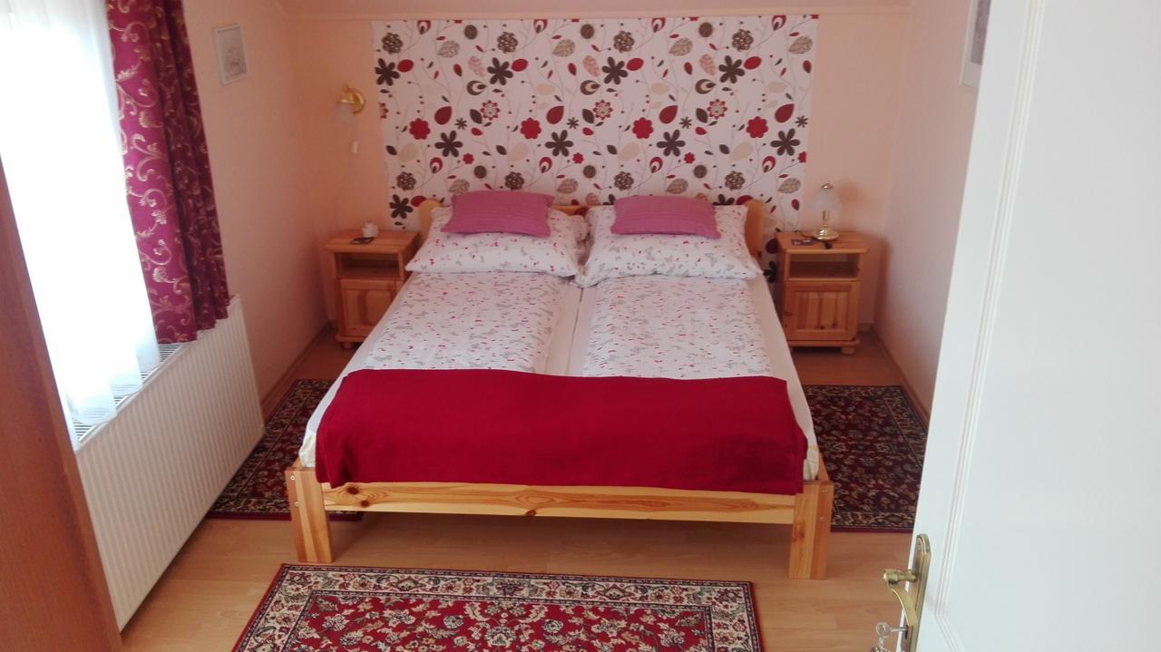 Marina-Buek Apartmanhaz ภายนอก รูปภาพ
