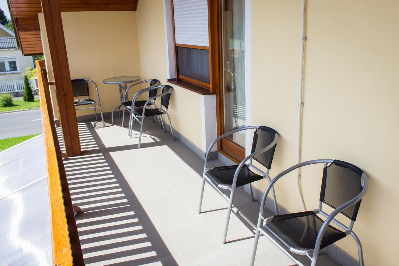 Marina-Buek Apartmanhaz ภายนอก รูปภาพ